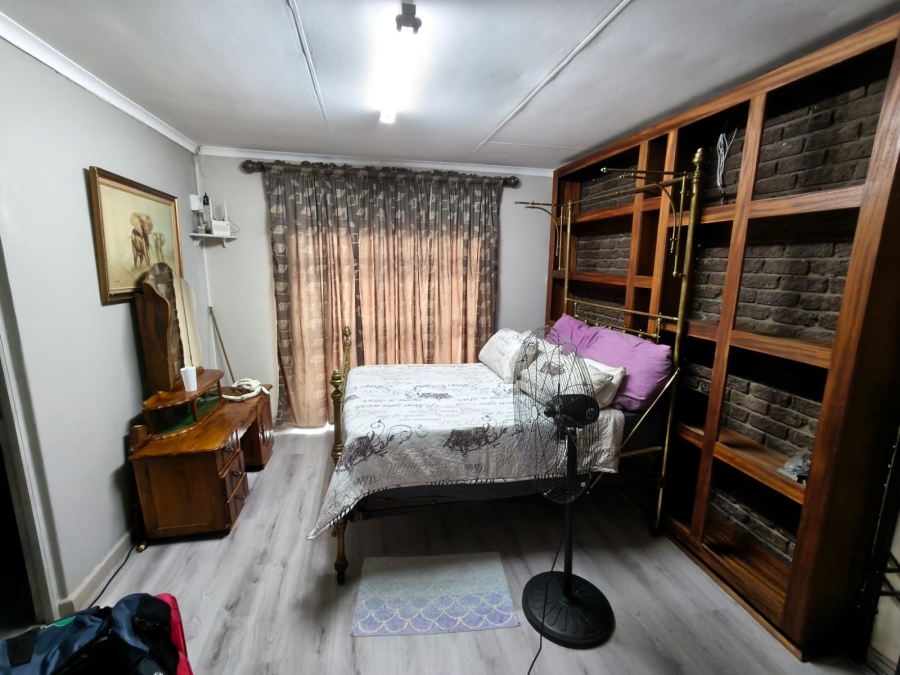 7 Bedroom Property for Sale in Safari Gardens North West